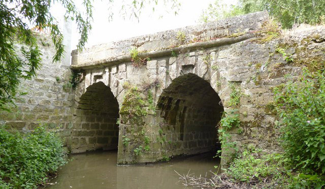Pont médiéval sur la Manses